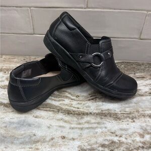 Clarks Loafer Womens 6.5 Black Leather Cheyn Fame Slip On Casual Pump Comfort